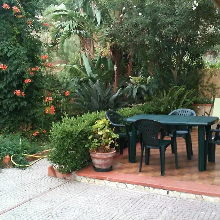 Stanza In Con Giardino Vista Mare * Cefalù