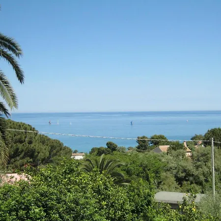 Stanza In Con Giardino Vista Mare Bed & Breakfast Cefalù