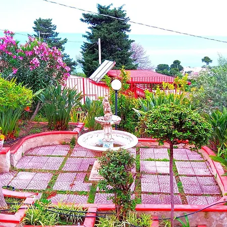 Bed & Breakfast Stanza In Con Giardino Vista Mare Cefalù