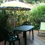 Stanza In Con Giardino Vista Mare Panzió *