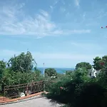 Stanza In Con Giardino Vista Mare Panzió *
