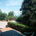 Stanza In Con Giardino Vista Mare