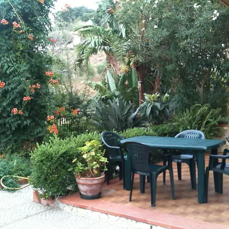 Stanza In Con Giardino Vista Mare Oda ve Kahvaltı Cefalù