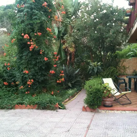Stanza In Con Giardino Vista Mare Oda ve Kahvaltı *
