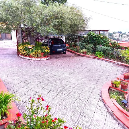 Panzió Stanza In Con Giardino Vista Mare *
