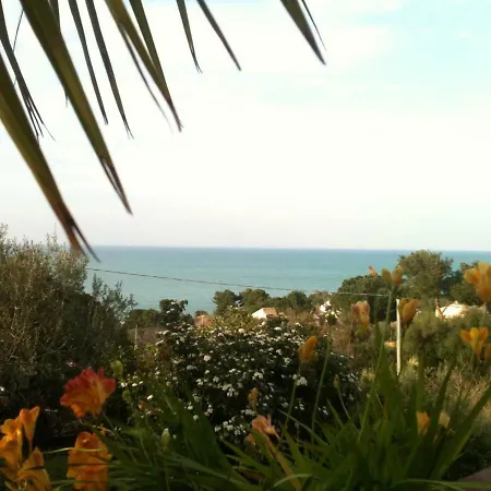 Stanza In Con Giardino Vista Mare Oda ve Kahvaltı Cefalù