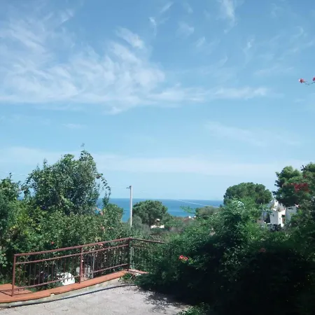 Stanza In Con Giardino Vista Mare Oda ve Kahvaltı *