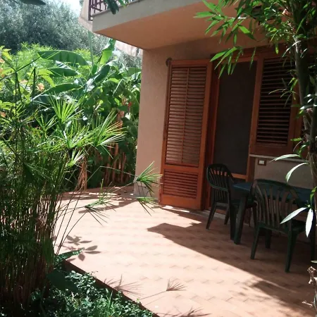 Oda ve Kahvaltı Stanza In Con Giardino Vista Mare *