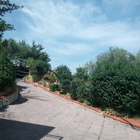 Stanza In Con Giardino Vista Mare Cefalu