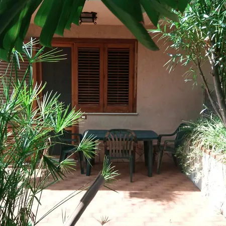 Stanza In Con Giardino Vista Mare Cefalu