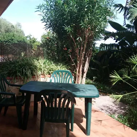 Stanza In Con Giardino Vista Mare Oda ve Kahvaltı Cefalù