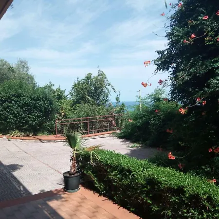 Bed & Breakfast Stanza In Con Giardino Vista Mare Cefalu