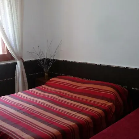 Stanza In Con Giardino Vista Mare Bed and Breakfast
